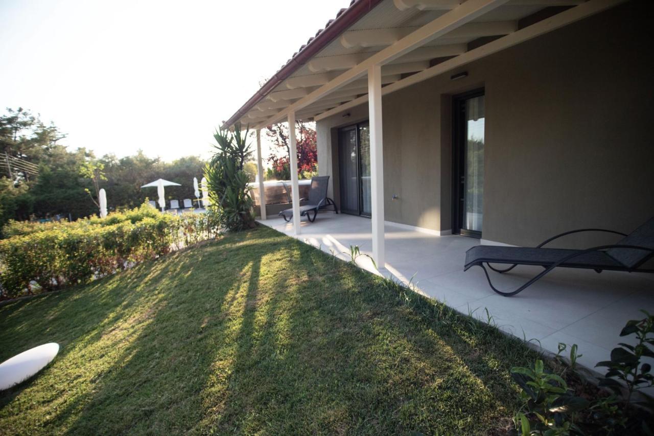 8 Boutique Suites Nea Poteidaia Exterior photo