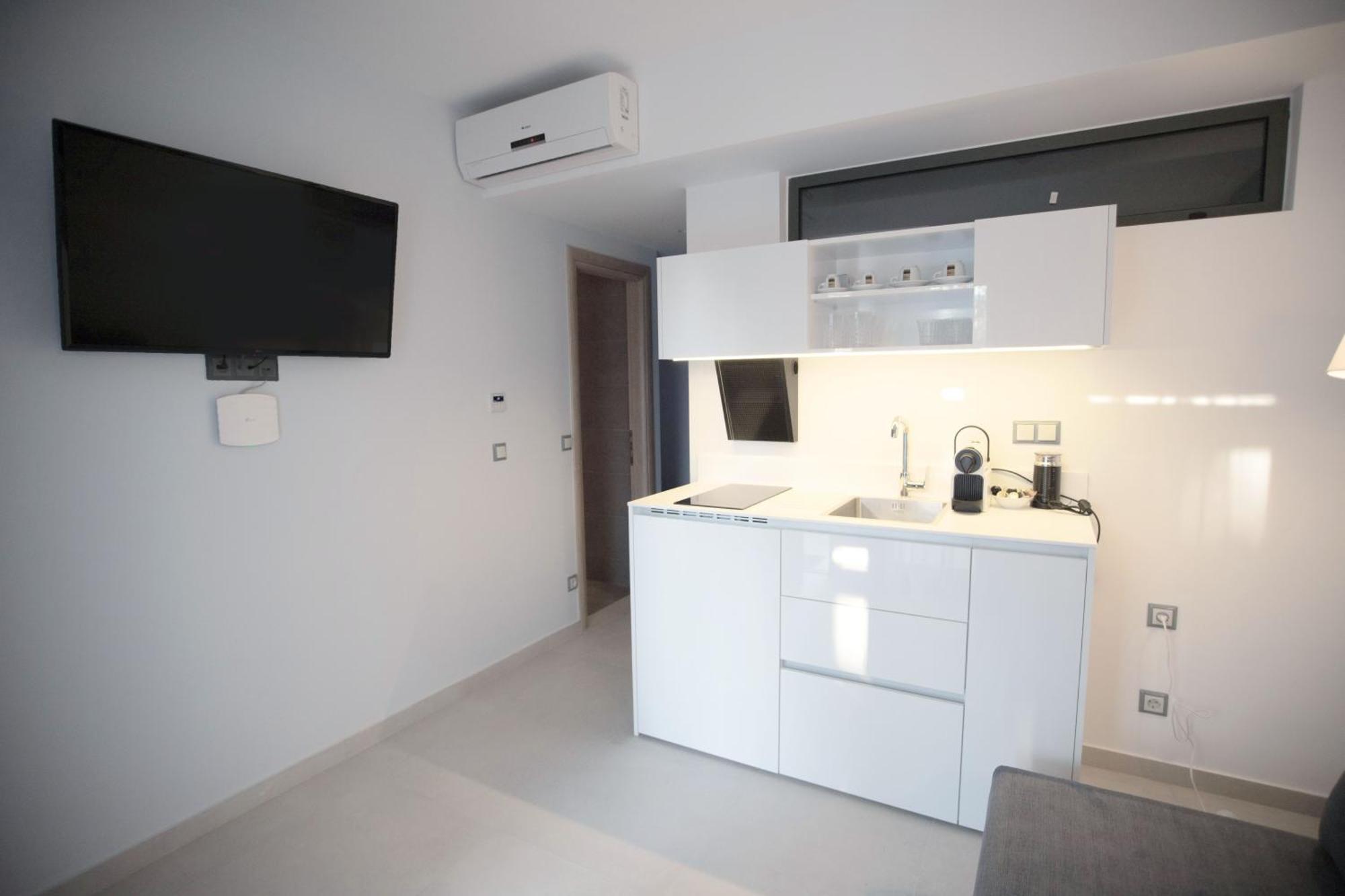 8 Boutique Suites Nea Poteidaia Room photo
